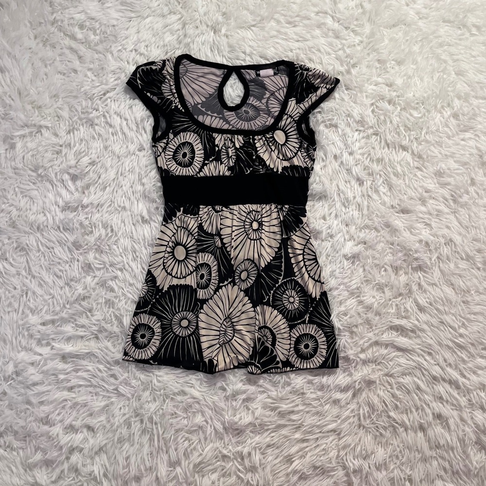 y2k black & cream floral graphic baby doll tie top xs